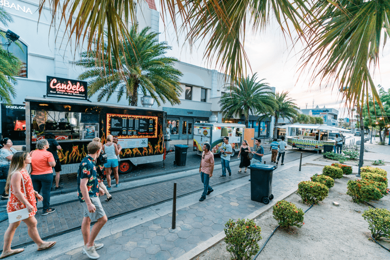 Tour de foodtrucks para descubrir los sabores de la isla I Aruba