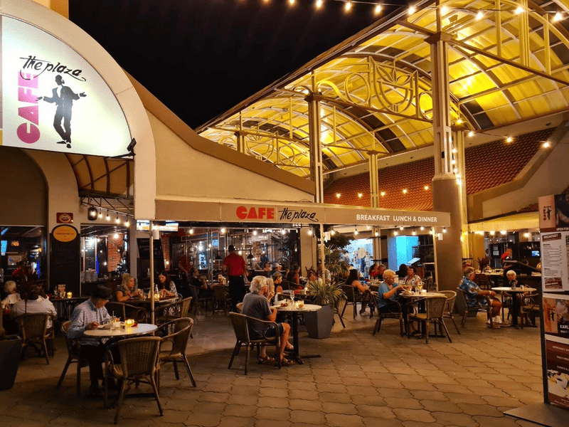August Special at Café the Plaza | Aruba.com
