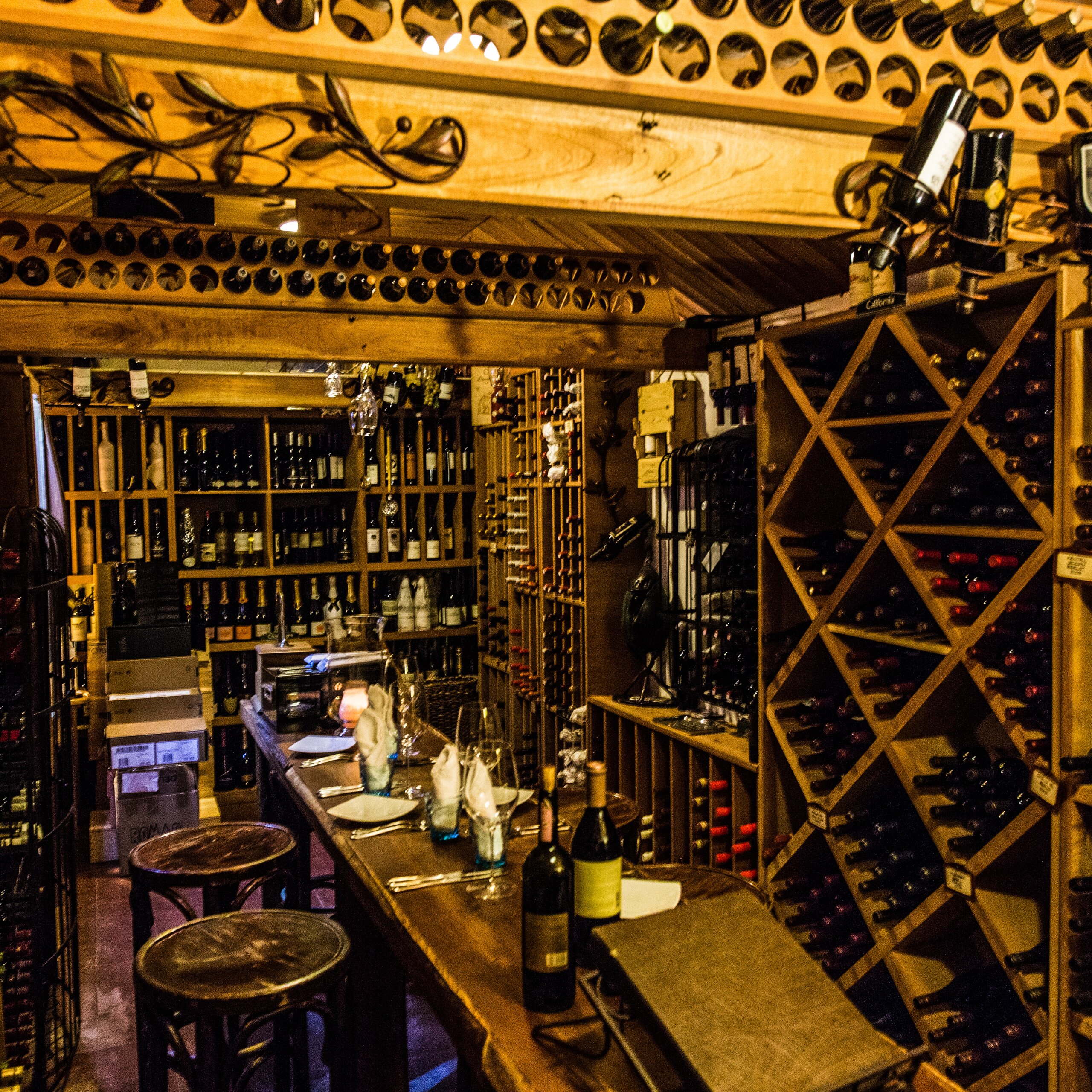 Authentic Aruban Seafood & Meats Papiamento Restaurant