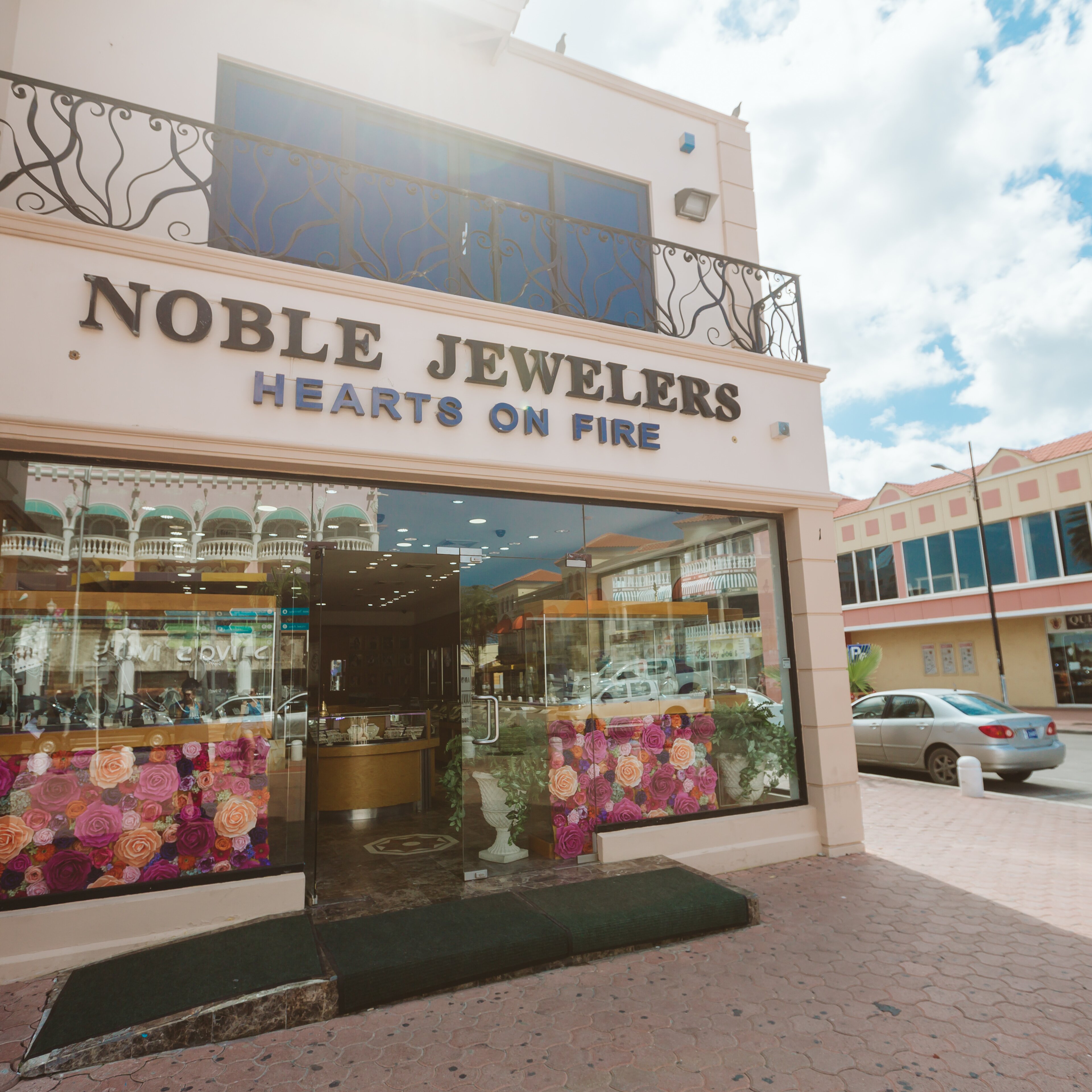 Tiendas de joyas de lujo en Aruba Noble Jewelers