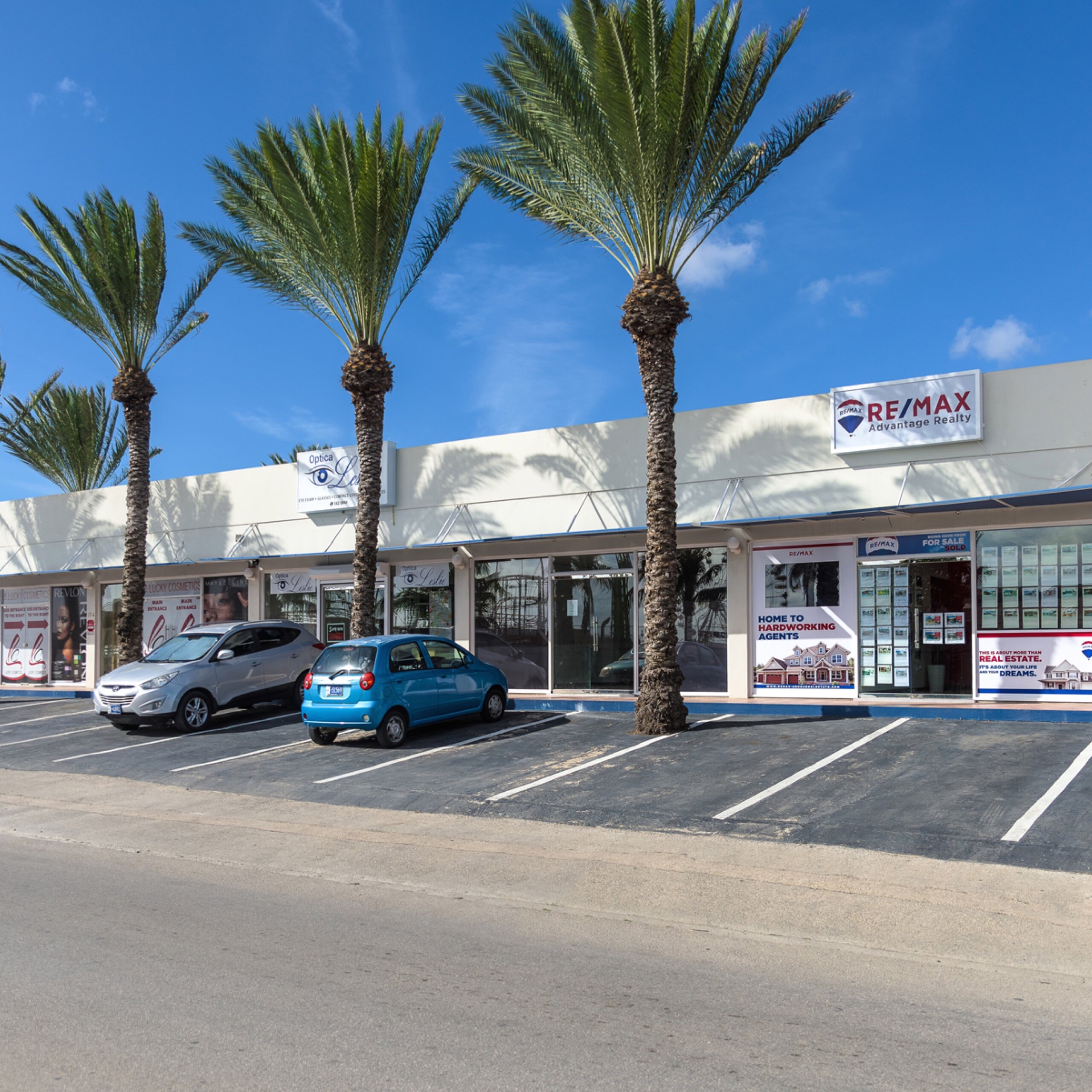 RE/MAX Advantage Realty