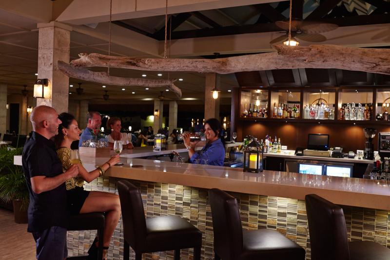 OpenAir Restaurant in Eagle Beach, Aruba Ike's Bistro