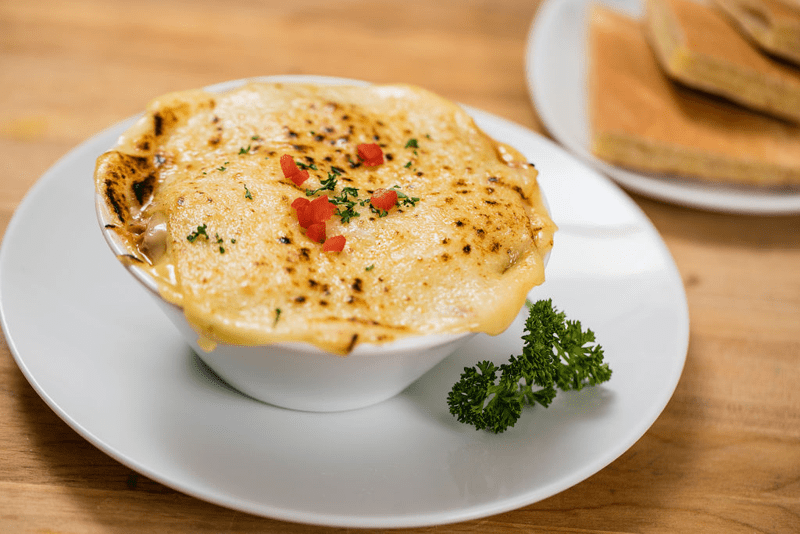 Keshi Yena prato típico da gastronomia de Aruba